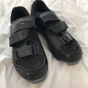 Shimano cycling shoes with cleats